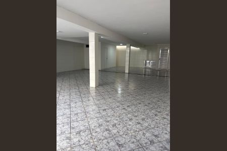 Casa à venda com 270m², 2 quartos e 5 vagas