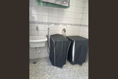Casa à venda com 270m², 2 quartos e 5 vagas
