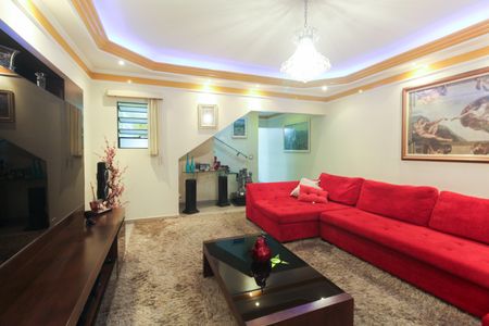 Casa à venda com 268m², 4 quartos e 6 vagas Casa à venda com 268m², 4 quartos e 6 vagasSala