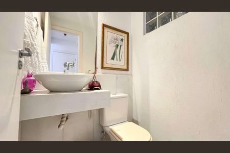 Casa à venda com 140m², 3 quartos e 2 vagas