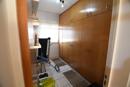 Apartamento à venda com 135m², 3 quartos e 1 vagaQuarto de Serviço