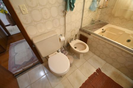Apartamento à venda com 135m², 3 quartos e 1 vagaBanheiro da Suíte