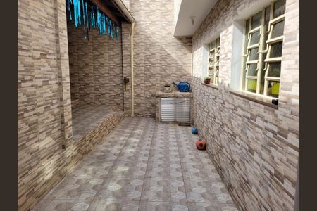Casa à venda com 326m², 3 quartos e 2 vagas Casa à venda com 326m², 3 quartos e 2 vagasQuintal