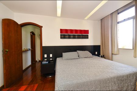 Apartamento à venda com 165m², 4 quartos e 2 vagasSuíte