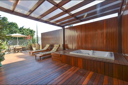 Apartamento à venda com 165m², 4 quartos e 2 vagasÁrea da Cobertura - Hidromassagem