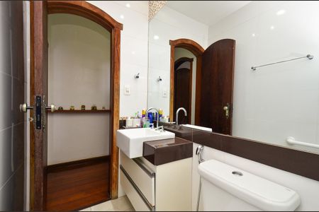 Apartamento à venda com 165m², 4 quartos e 2 vagasBanheiro Social