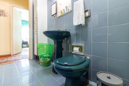 Apartamento à venda com 136m², 3 quartos e 1 vaga Apartamento à venda com 136m², 3 quartos e 1 vagaBanheiro 1