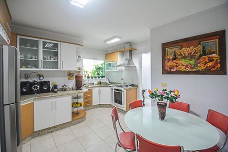 Apartamento à venda com 112m², 2 quartos e 2 vagas Apartamento à venda com 112m², 2 quartos e 2 vagasCozinha