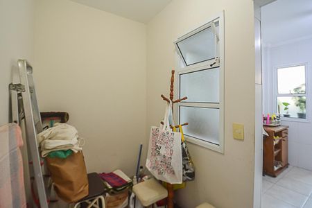 Apartamento à venda com 112m², 2 quartos e 2 vagas Apartamento à venda com 112m², 2 quartos e 2 vagasQuarto de Serviço