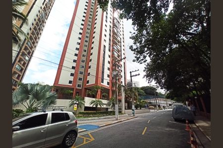 Apartamento para alugar com 76m², 3 quartos e 2 vagas Apartamento para alugar com 76m², 3 quartos e 2 vagasFachada