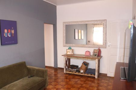 Casa à venda com 115m², 3 quartos e 2 vagasSala