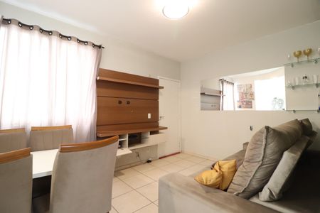 Sala de apartamento para alugar com 2 quartos, 46m² em Gávea, Uberlândia