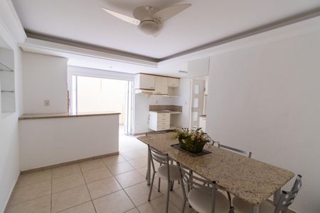Apartamento à venda com 106m², 3 quartos e sem vaga Apartamento à venda com 106m², 3 quartos e sem vagaCozinha