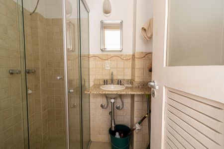 Apartamento à venda com 106m², 3 quartos e sem vaga Apartamento à venda com 106m², 3 quartos e sem vagaBanheiro de Serviço