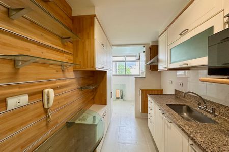 Apartamento à venda com 95m², 3 quartos e 2 vagasCozinha