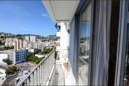 Apartamento à venda com 68m², 2 quartos e 1 vaga Apartamento à venda com 68m², 2 quartos e 1 vagaVaranda da Sala