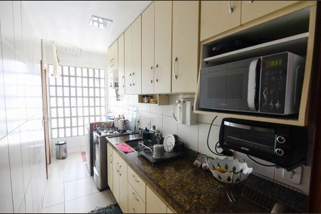 Apartamento à venda com 68m², 2 quartos e 1 vaga Apartamento à venda com 68m², 2 quartos e 1 vagaCozinha