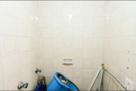 Apartamento à venda com 68m², 2 quartos e 1 vaga Apartamento à venda com 68m², 2 quartos e 1 vagaBanheiro de Serviço