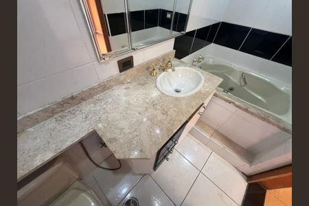 Apartamento à venda com 98m², 3 quartos e 1 vagaBanheiro da Suíte
