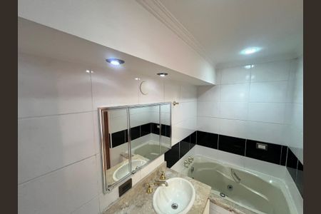 Apartamento à venda com 98m², 3 quartos e 1 vagaBanheiro da Suíte