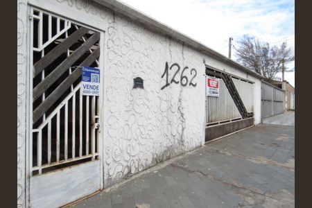 Casa à venda com 330m², 3 quartos e 3 vagasFachada