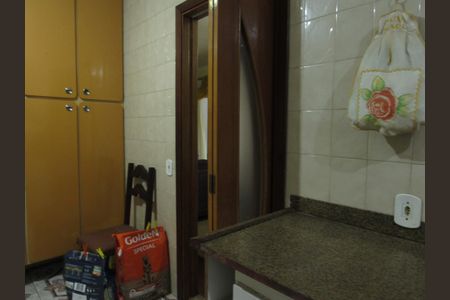 Casa à venda com 330m², 3 quartos e 3 vagasCozinha