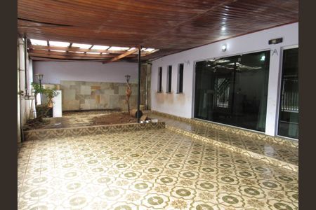 Casa à venda com 330m², 3 quartos e 3 vagasGaragem