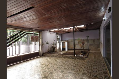 Casa à venda com 330m², 3 quartos e 3 vagasGaragem