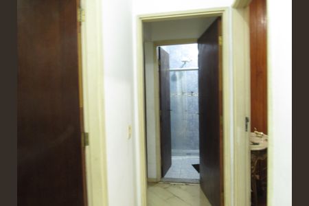 Casa à venda com 330m², 3 quartos e 3 vagasCorredor