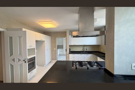 Apartamento à venda com 270m², 4 quartos e 3 vagas Apartamento à venda com 270m², 4 quartos e 3 vagasCozinha
