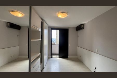 Apartamento à venda com 270m², 4 quartos e 3 vagas Apartamento à venda com 270m², 4 quartos e 3 vagasSuíte 4