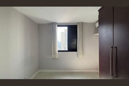 Apartamento à venda com 270m², 4 quartos e 3 vagas Apartamento à venda com 270m², 4 quartos e 3 vagasSuíte 2