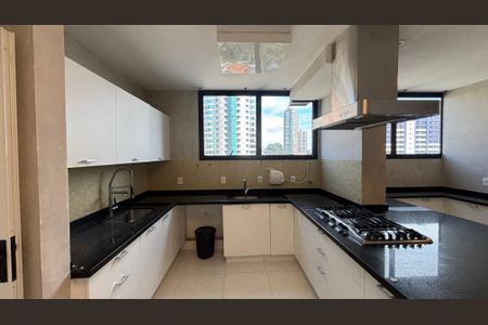 Apartamento à venda com 270m², 4 quartos e 3 vagas Apartamento à venda com 270m², 4 quartos e 3 vagasCozinha