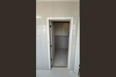 Apartamento à venda com 270m², 4 quartos e 3 vagas Apartamento à venda com 270m², 4 quartos e 3 vagasÁrea de Serviço