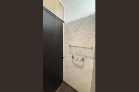 Apartamento à venda com 270m², 4 quartos e 3 vagas Apartamento à venda com 270m², 4 quartos e 3 vagasBanheiro da Suíte 3