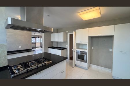 Apartamento à venda com 270m², 4 quartos e 3 vagas Apartamento à venda com 270m², 4 quartos e 3 vagasCozinha