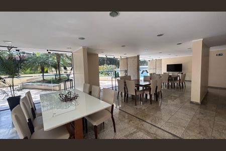 Apartamento à venda com 270m², 4 quartos e 3 vagas Apartamento à venda com 270m², 4 quartos e 3 vagasÁrea Comum - Salão de Festas