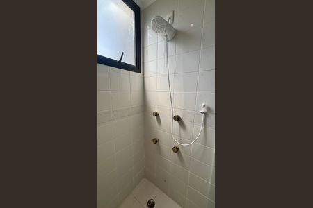 Apartamento à venda com 270m², 4 quartos e 3 vagas Apartamento à venda com 270m², 4 quartos e 3 vagasBanheiro da Suíte 2