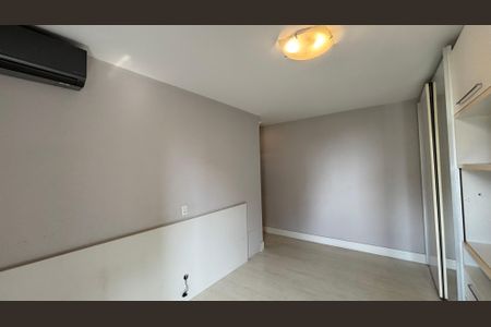 Apartamento à venda com 270m², 4 quartos e 3 vagas Apartamento à venda com 270m², 4 quartos e 3 vagasSuíte 4