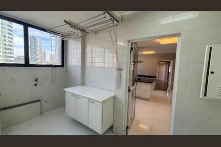 Apartamento à venda com 270m², 4 quartos e 3 vagas Apartamento à venda com 270m², 4 quartos e 3 vagasÁrea de Serviço