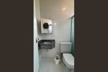 Apartamento à venda com 270m², 4 quartos e 3 vagas Apartamento à venda com 270m², 4 quartos e 3 vagasBanheiro de Serviço