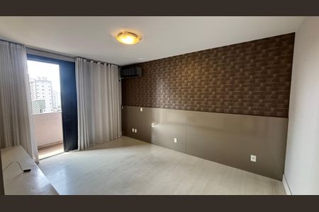 Apartamento à venda com 270m², 4 quartos e 3 vagas Apartamento à venda com 270m², 4 quartos e 3 vagasSuíte 1