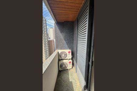 Apartamento à venda com 270m², 4 quartos e 3 vagas Apartamento à venda com 270m², 4 quartos e 3 vagasVaranda da Suíte 4