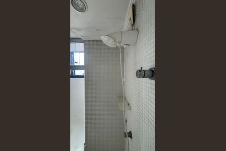 Apartamento à venda com 270m², 4 quartos e 3 vagas Apartamento à venda com 270m², 4 quartos e 3 vagasBanheiro da Suíte 1