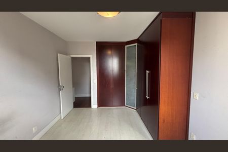 Apartamento à venda com 270m², 4 quartos e 3 vagas Apartamento à venda com 270m², 4 quartos e 3 vagasSuíte 3