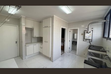 Apartamento à venda com 270m², 4 quartos e 3 vagas Apartamento à venda com 270m², 4 quartos e 3 vagasÁrea de Serviço