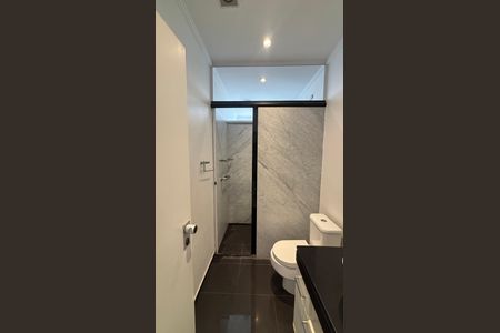 Apartamento à venda com 270m², 4 quartos e 3 vagas Apartamento à venda com 270m², 4 quartos e 3 vagasBanheiro da Suíte 4