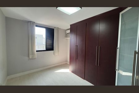 Apartamento à venda com 270m², 4 quartos e 3 vagas Apartamento à venda com 270m², 4 quartos e 3 vagasSuíte 2