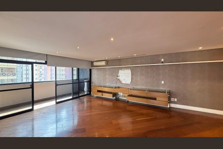 Apartamento à venda com 270m², 4 quartos e 3 vagas Apartamento à venda com 270m², 4 quartos e 3 vagasSala