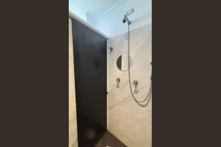 Apartamento à venda com 270m², 4 quartos e 3 vagas Apartamento à venda com 270m², 4 quartos e 3 vagasBanheiro da Suíte 4